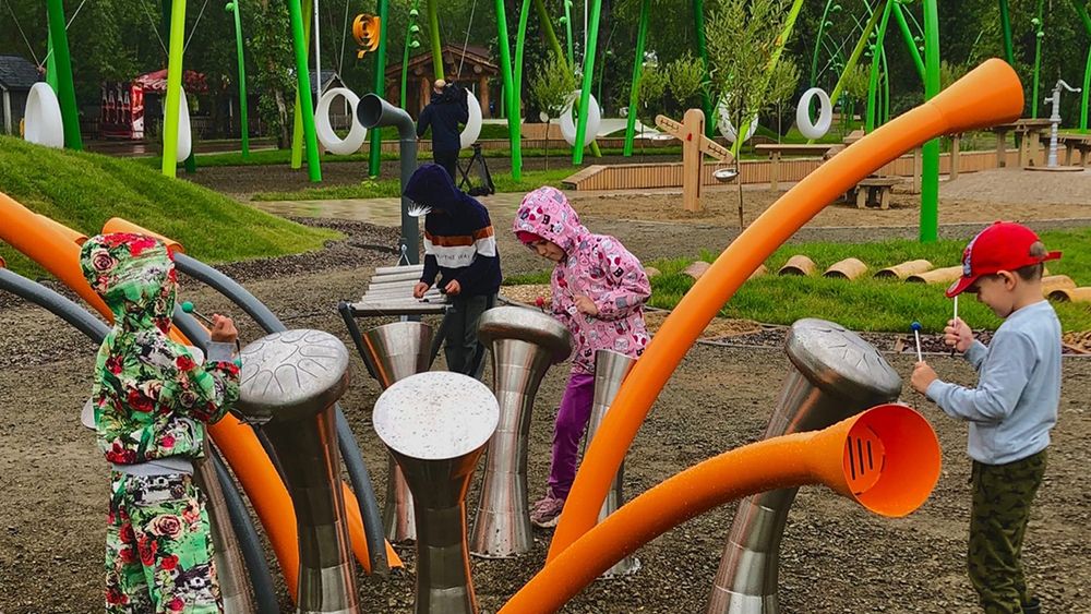Успеть до холодов: 9 детских площадок под открытым небом