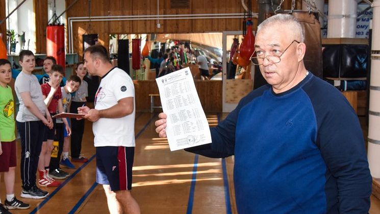 «Помоги себе сам»: известный тренер по боксу из Мончегорска верит, что любой человек может стать мастером спорта