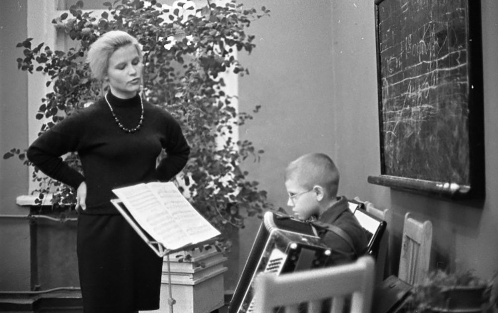 В музыкальной школе Тарасевич. 1965 г.jpg