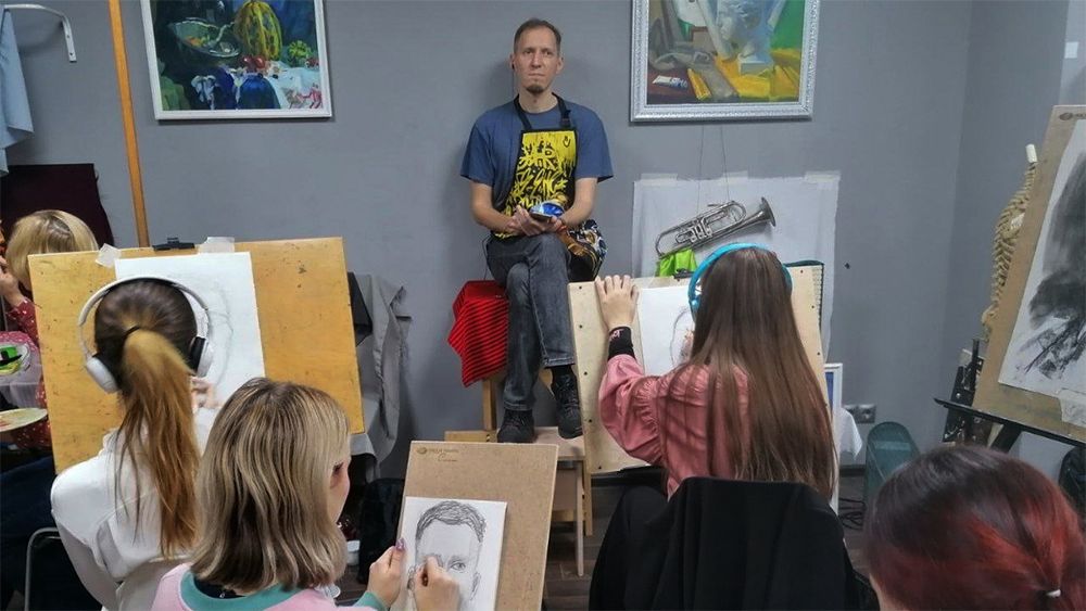 Искусство, доступное каждому: в Красноярске работает современная художественная школа