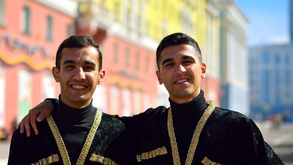 «Живи, чтобы танцевать. Танцуй, чтобы жить»: горячие кавказские танцы на холодном Севере
