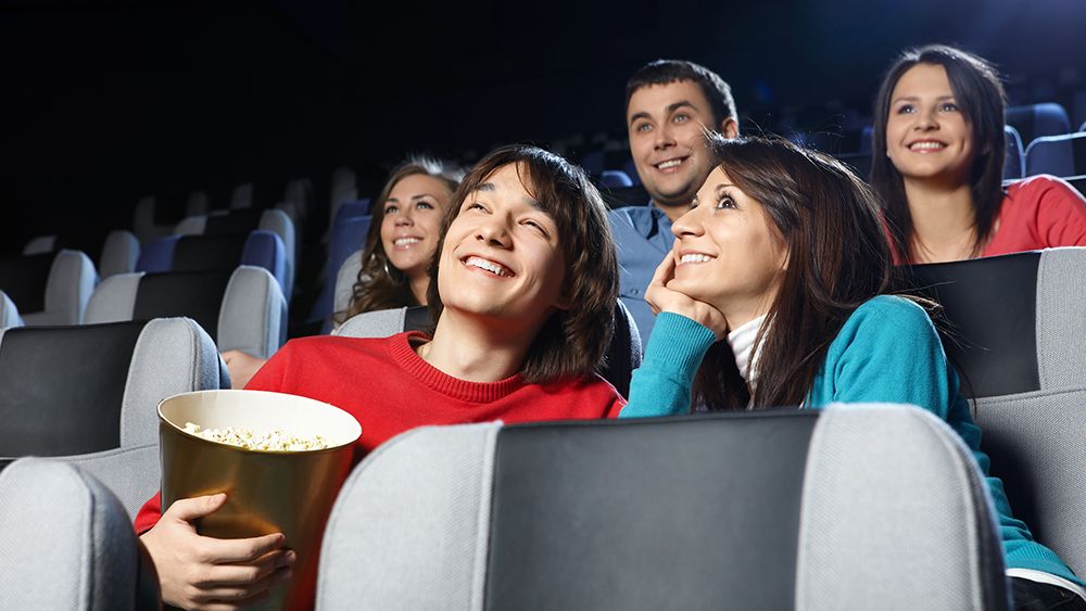 Что такое кинотерапия и как она помогает подросткам