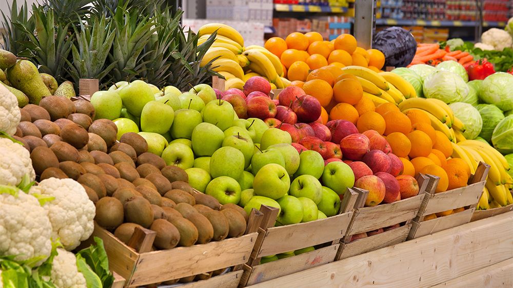 Опасно ли пробовать фрукты на рынке: ответ врача-гастроэнтеролога